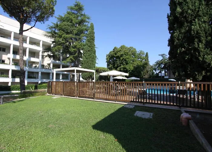 Apartment Clio With Seasonal Pool Rome